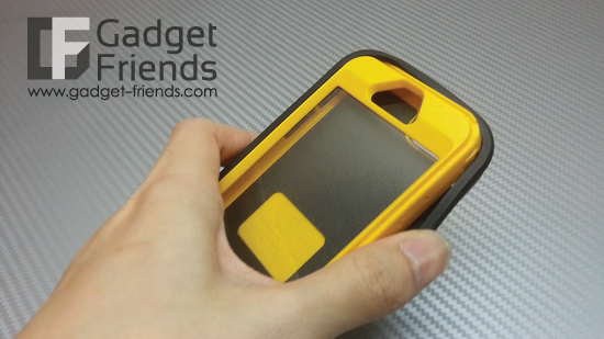 Otterbox iPhone 5 Defender Otter Character Sereis เคสมือถือ เคส iPhone5 สุดแจ่มมาพร้อมกับ Grip และลวดลายแมวน้ำตามแบบฉบับ Otterbox เท่โดดเด่นพร้อมการปกป้องสูงสุด 3 ชั้น สะดวกพกพาไปทุกที่